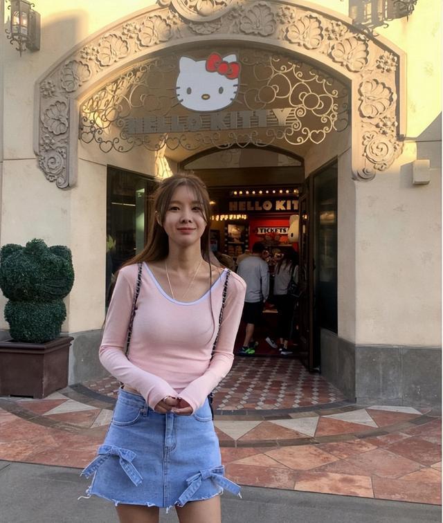 穿搭分享 细节满满的夏日ootd 时髦又有个性开元ky棋牌ins时尚博主111kong日常(图5)