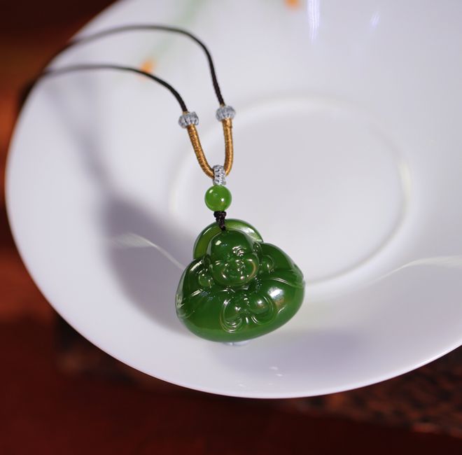 碧玉上新戴十年不过时的东方高级感开元ky棋牌三月不撞款｜这波春色