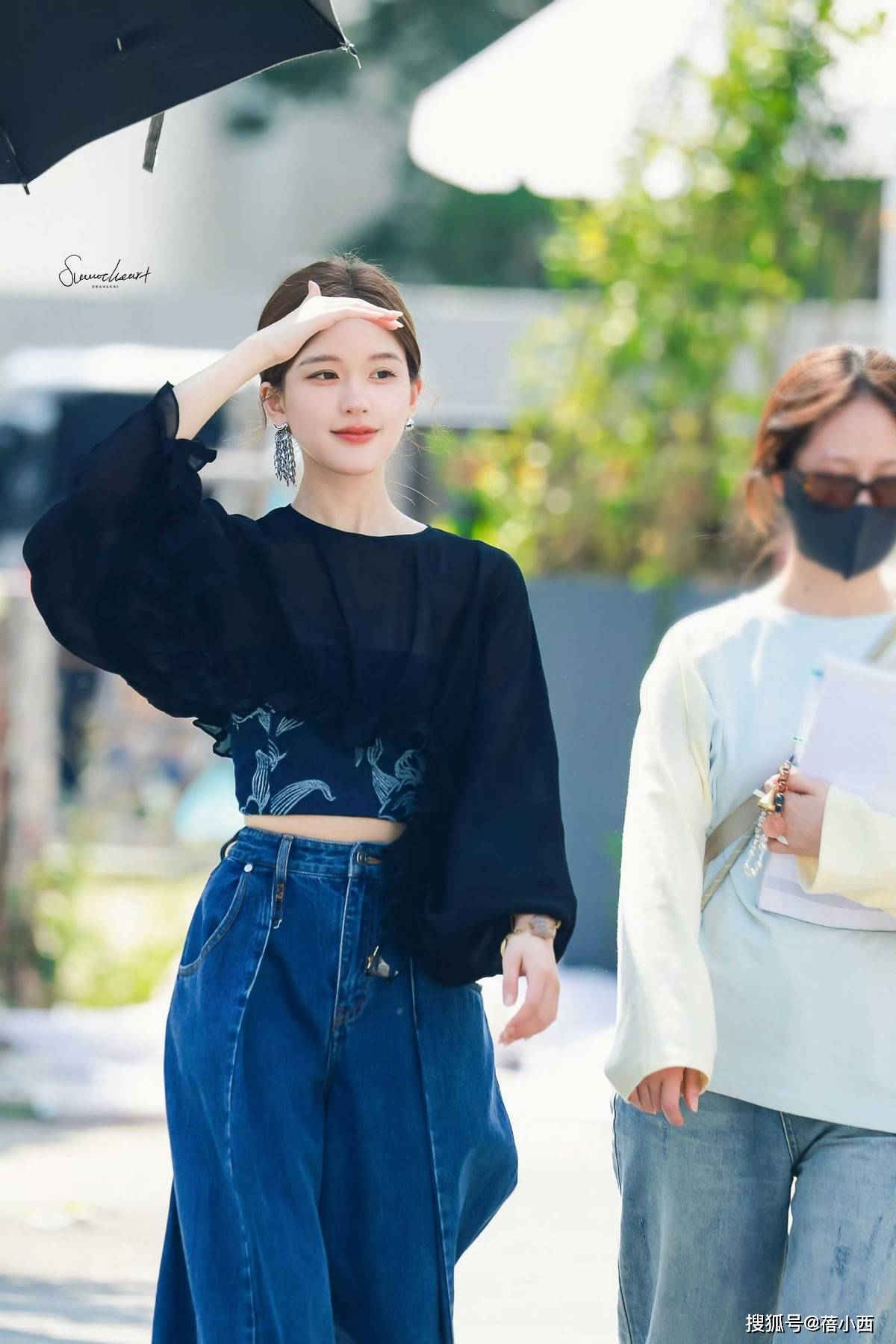 不戴对称才好看果然时尚的尽头是国风开元棋牌app赵露思穿新中式耳环(图9) 不戴对称才好看果然时尚的尽头是国风开元棋牌app赵露思穿新中式耳环(图9)