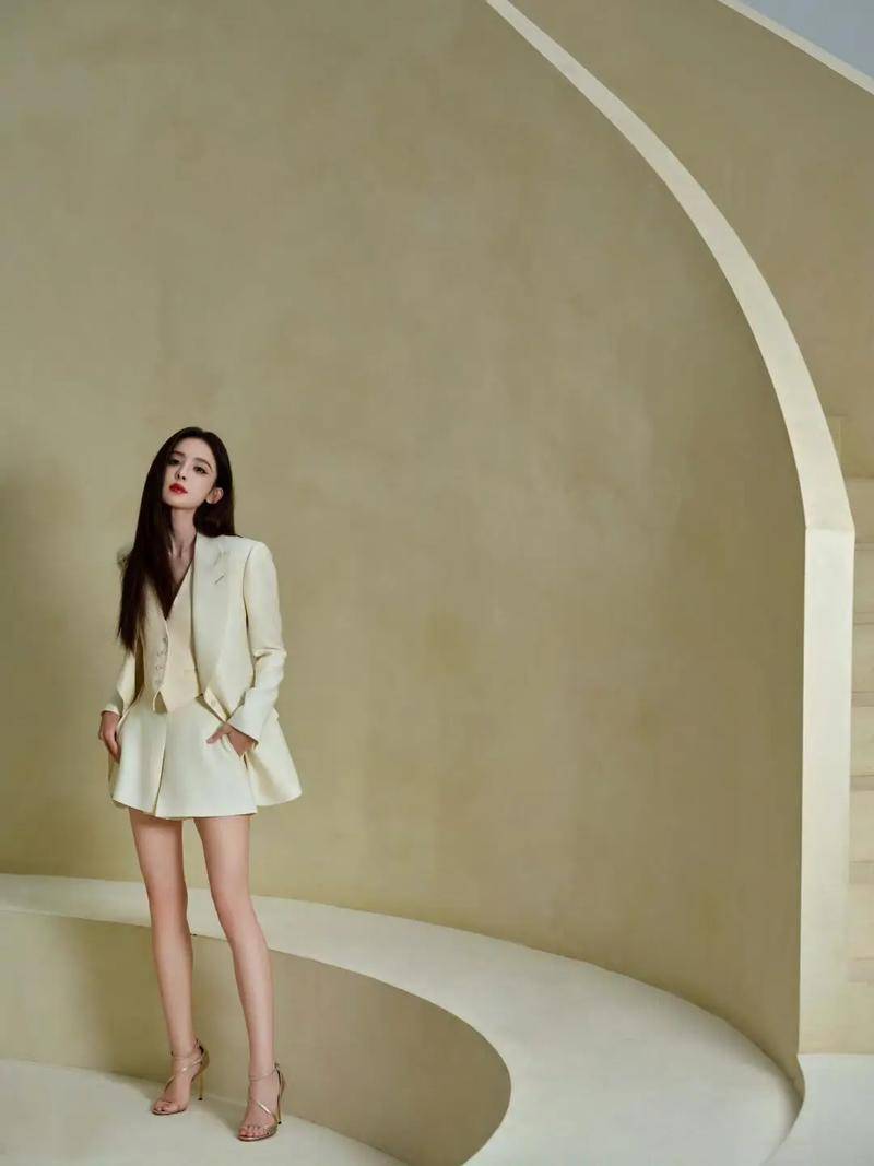 刚柔并济造型穿搭技巧全盘点开元棋牌古力娜扎紫裙封神！(图4)